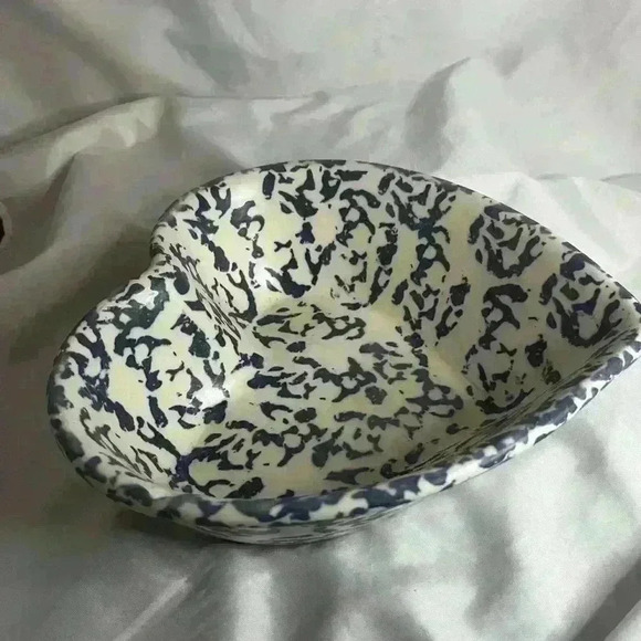 Vtg Spongeware Heart Shaped Bowl - Picture 5 of 10